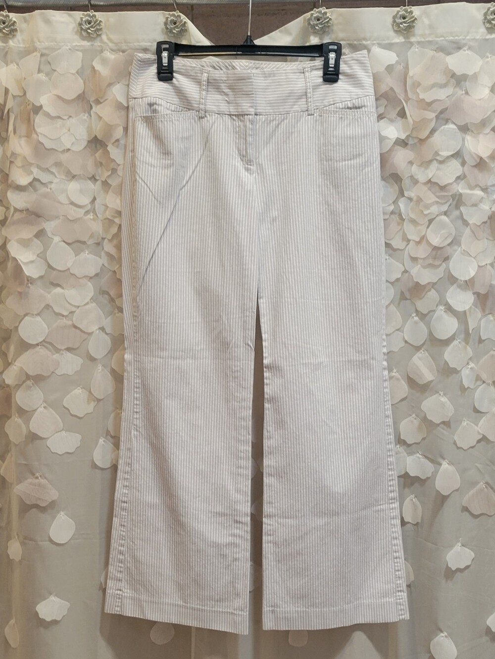 Express White Pinstripe Straight-Leg Pants size 8